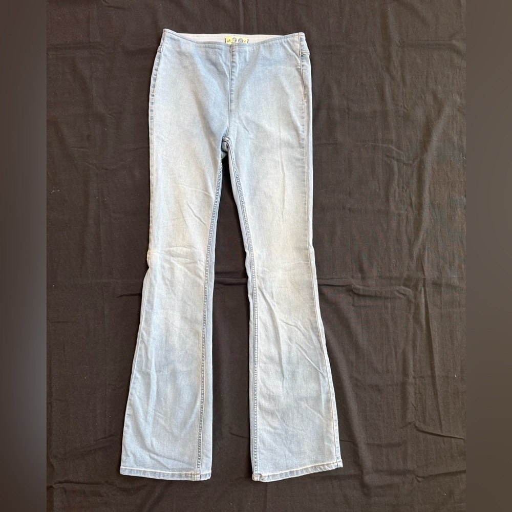 Free People We The Free Flare Jeans Light Wash Stretch Denim Size 29.